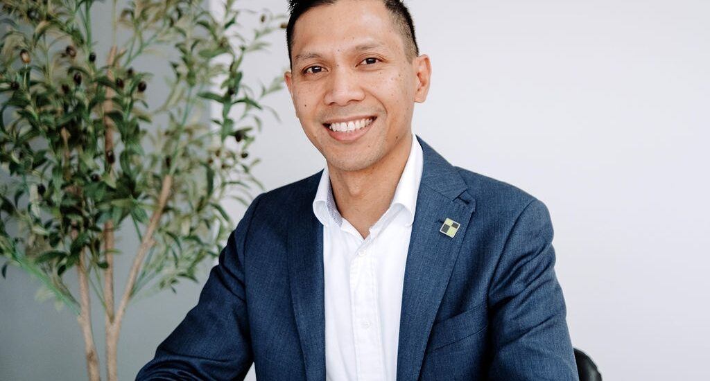 Timothy de Fiesta profile